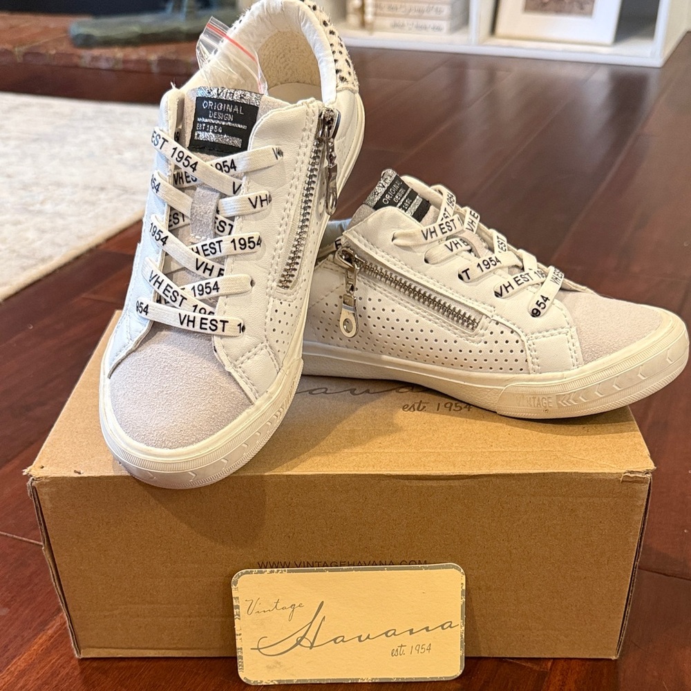 Vintage Havana Kids Sneakers in White and Black